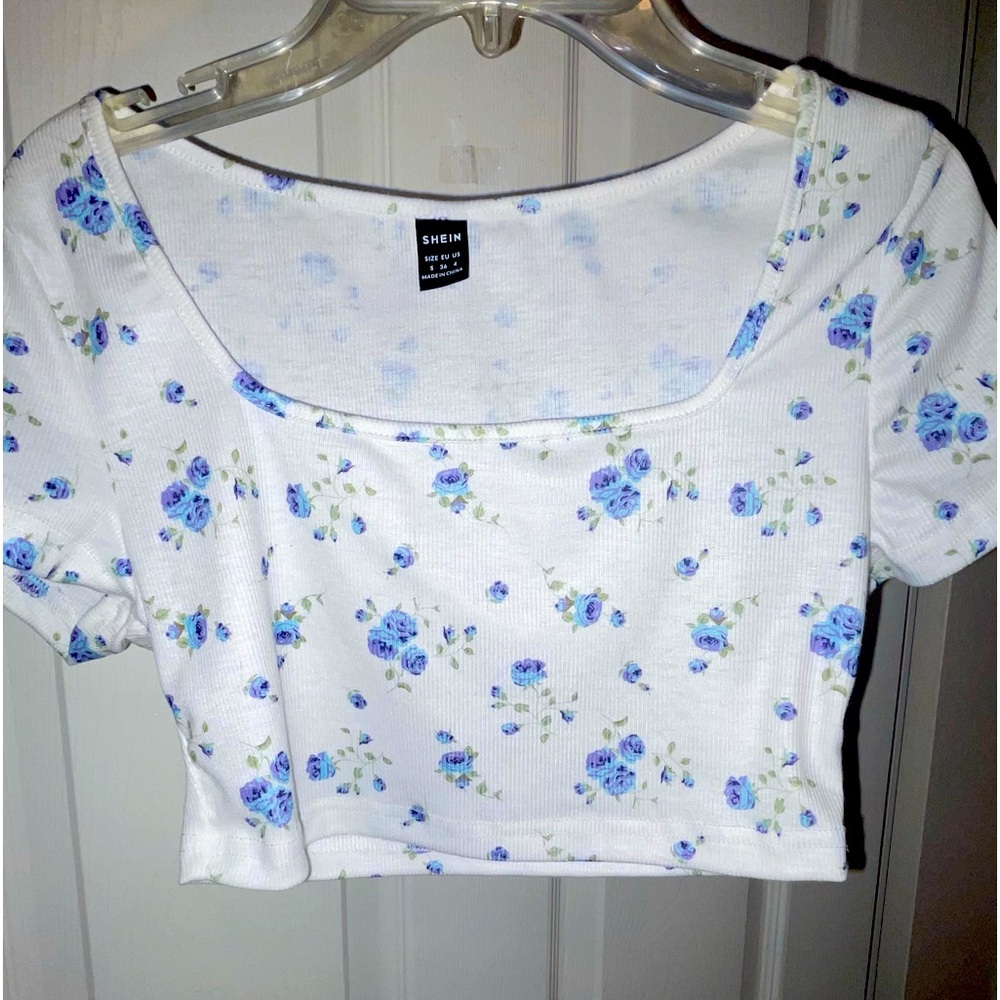 FLOWER CROP TOP